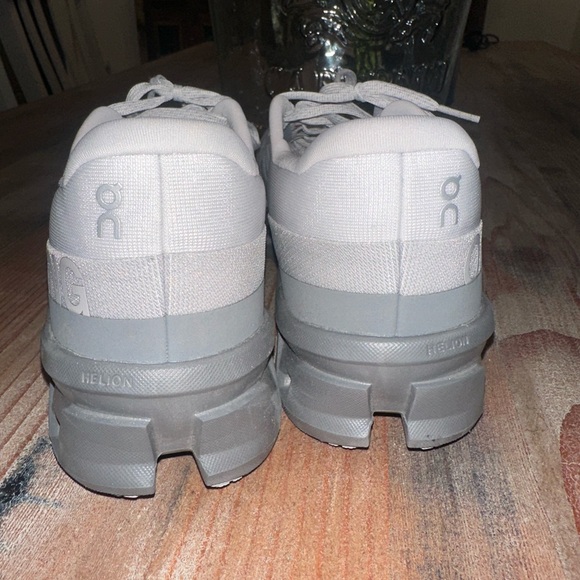 On Running Light Gray Athletic Shoes - Picture 5 of 5